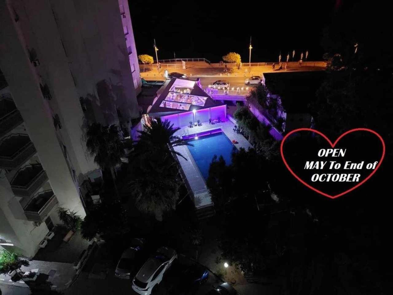 Beachfront Skyline Retreat 1Br Pool Central Larnaca Exteriör bild